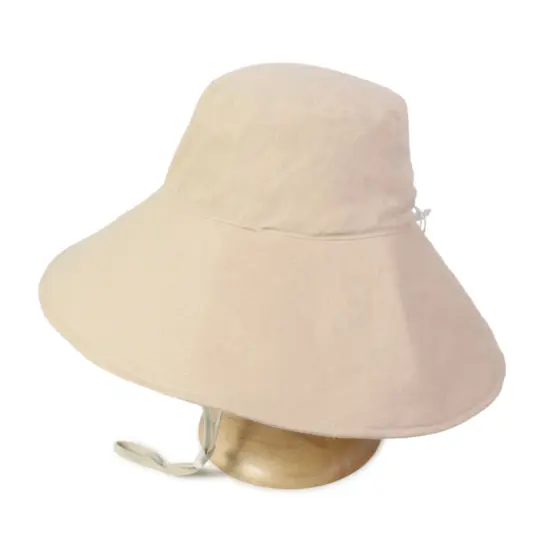 Soft fuzzy tassel bucket hat for winter wear